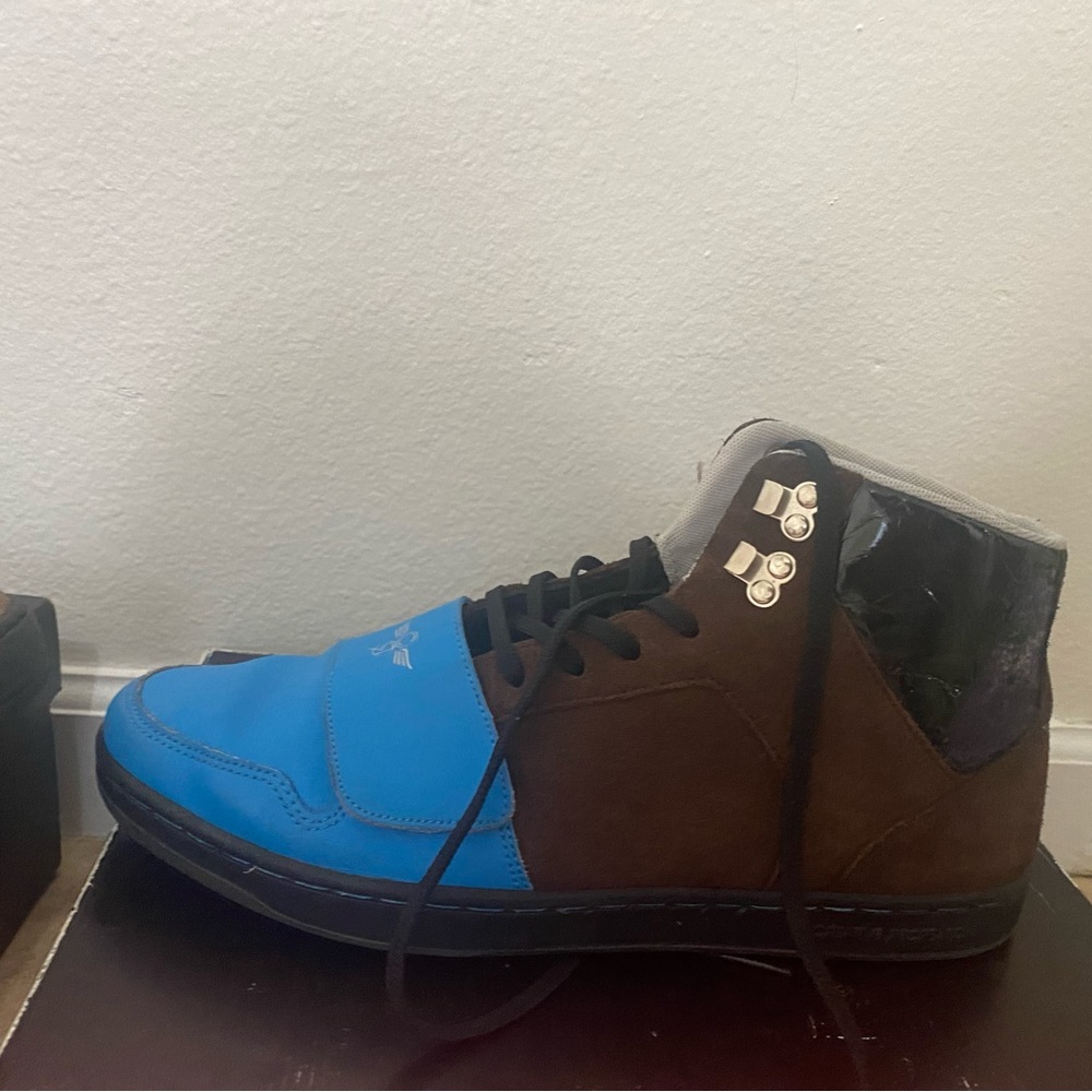 Coach Hoodie, Coach Polo, Jordan Flights, Jordan 10s, Puma, Coach Tennis Shoes - Picture 8 of 12